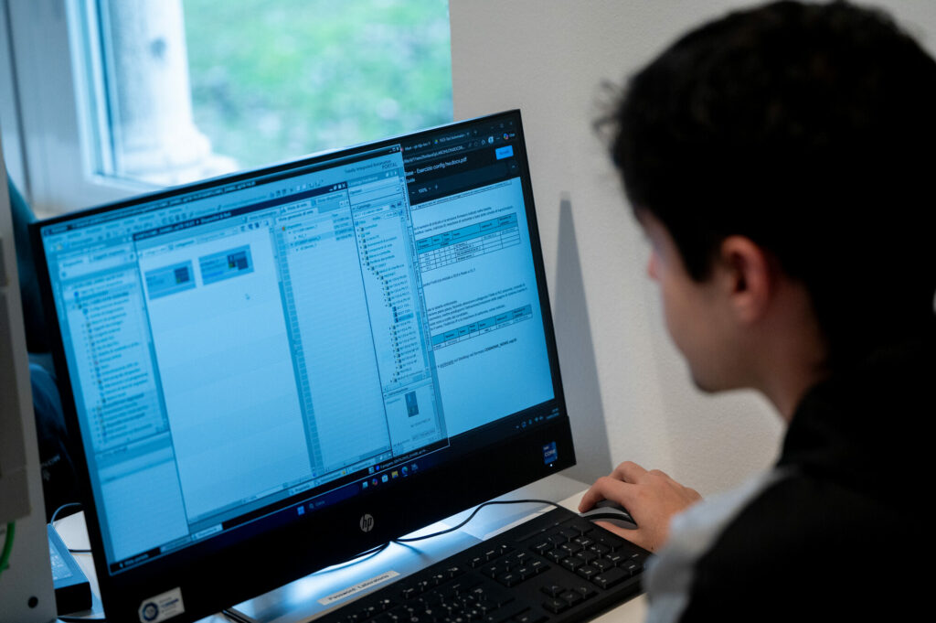 PLC, HMI e Motori